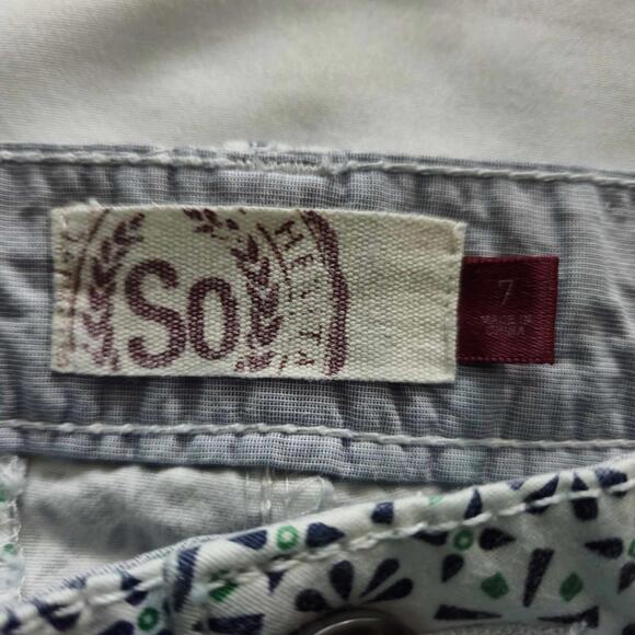 SO Heritage Women 7 Moroccan Print White Navy Green Cuffed Chino Short Shorts - Picture 2 of 7